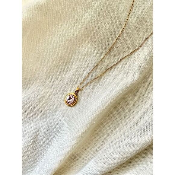 Light pink oval pendant necklace - Picture 2 of 3